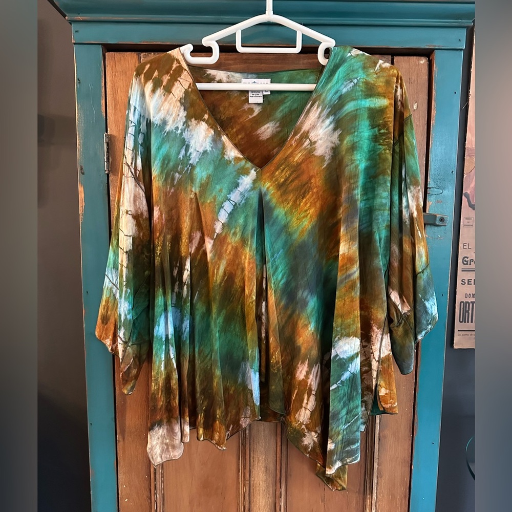 🍃🍁Beautiful Indonesian Tie-Dye Women's Top
